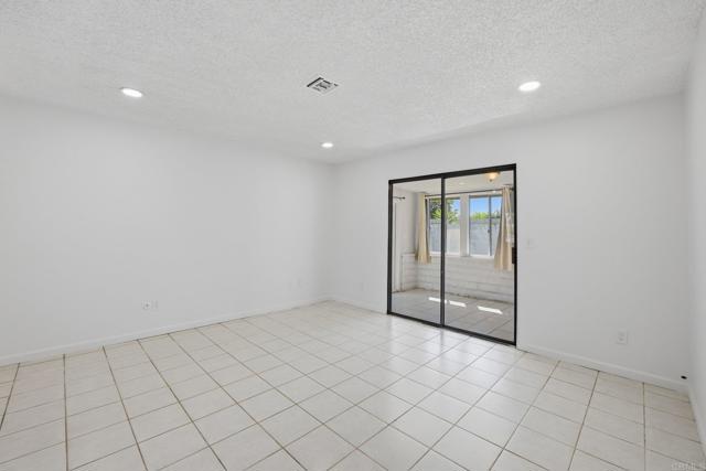 Detail Gallery Image 7 of 29 For 155 Fireside St, Oceanside,  CA 92058 - 3 Beds | 1 Baths