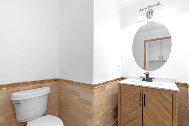 1120 Championship Rd, Oceanside CA: https://media.crmls.org/mediaz/0081ca6f-c1ab-4642-ac87-3a52873727f0.jpg