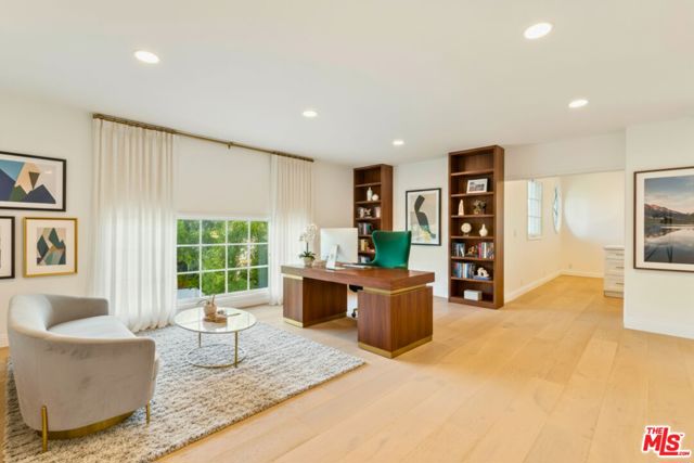 9315 Beverly Crest Drive, Beverly Hills CA: https://media.crmls.org/mediaz/0081e092-c00f-4594-a584-9bf98e0d2083.jpg