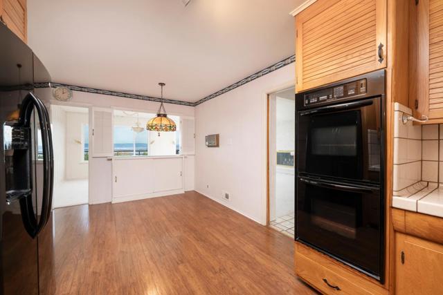 1033 Hewitt Drive, San Carlos CA: https://media.crmls.org/mediaz/0081e476-b4f2-45ae-b1bc-a93255268e24.jpg