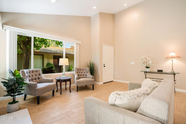 1103 Catlin Street, Simi Valley CA: https://media.crmls.org/mediaz/0082581a-aced-42d5-8091-26c1ef63806b.jpg