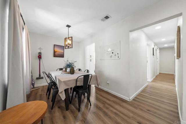 Image 5 of 34 For 2330 Di Foss Street