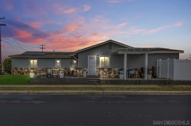 2801 Whitney Street, San Diego CA: https://media.crmls.org/mediaz/00834c11-13d2-4958-a081-84c6087cdd90.jpg