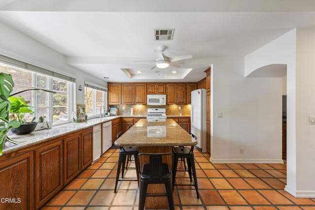 4967 Dekoven St. Street, Ventura CA: https://media.crmls.org/mediaz/00836760-4c0b-4aa0-8564-33ada62165c1.jpg