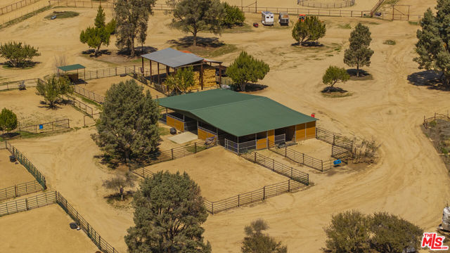 29433 Highway 33 Highway, Maricopa CA: https://media.crmls.org/mediaz/0083ece1-9128-46b8-8a43-411d24c2506c.jpg