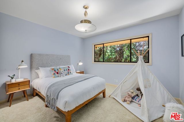 515 Warner Avenue, Los Angeles CA: https://media.crmls.org/mediaz/00846098-b29e-48db-a5c3-d9eb5b8f5632.jpg