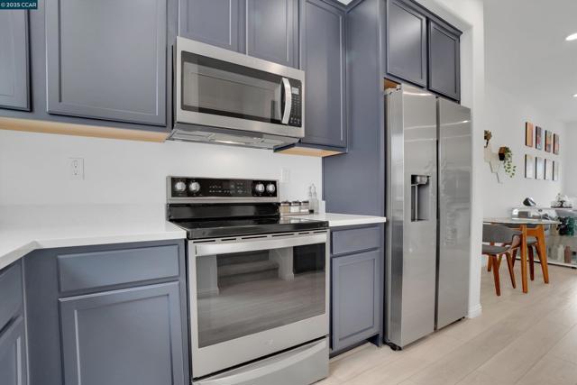 2816 Cathwood Lane, Alameda CA: https://media.crmls.org/mediaz/00846e13-36d0-464c-8c5a-c08b71d59a34.jpg