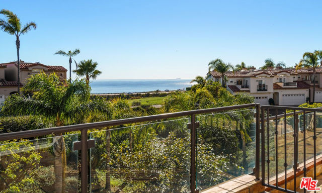 6436 Lunita Road, Malibu CA: https://media.crmls.org/mediaz/00850c61-e362-4941-b0d9-948067b98627.jpg