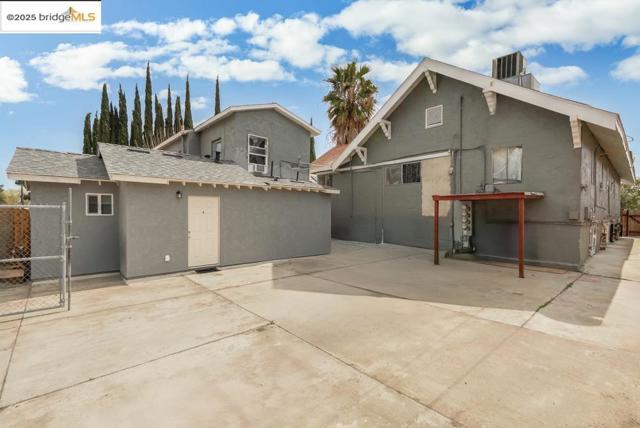 127 E 6th, Tracy CA: https://media.crmls.org/mediaz/00861b3d-3479-4ef6-98c0-1396f4c7df69.jpg