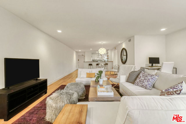 858 12th Street, Santa Monica CA: https://media.crmls.org/mediaz/00864d6e-64e2-4606-8627-c17664aae59c.jpg