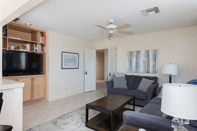 9 Wake Forest Court, Rancho Mirage CA: https://media.crmls.org/mediaz/0086994c-e9fe-4f04-8784-cb04f8473af8.jpg