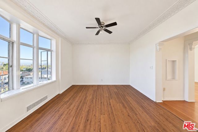 1314 North HAYWORTH Avenue, 502 photo 30