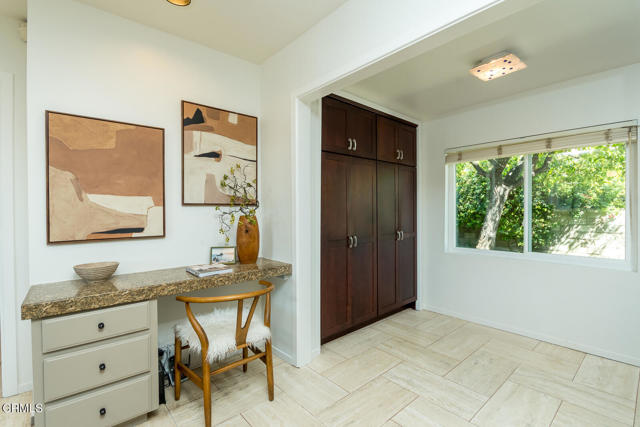 Detail Gallery Image 22 of 74 For 3550 Santa Carlotta St, Glendale,  CA 91214 - 5 Beds | 4 Baths