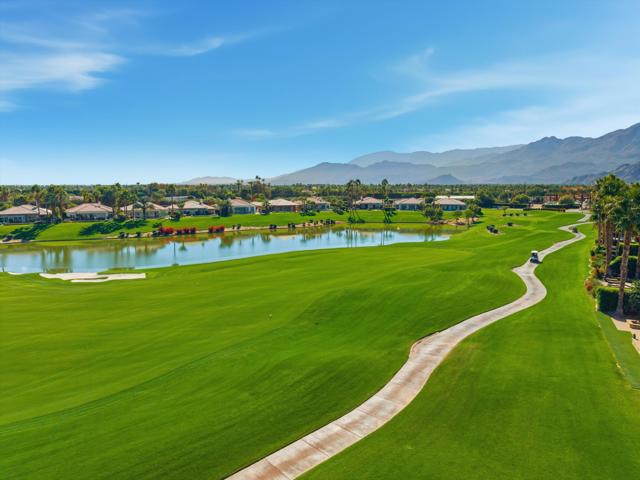 51518 Via Sorrento, La Quinta CA: https://media.crmls.org/mediaz/0088066a-ab43-44cf-b1b1-18c069b5713d.jpg