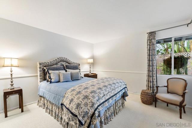 1059 Hymettus Ave, Encinitas CA: https://media.crmls.org/mediaz/00881fc1-9e77-44d0-8c7c-60bce33d8d4d.jpg
