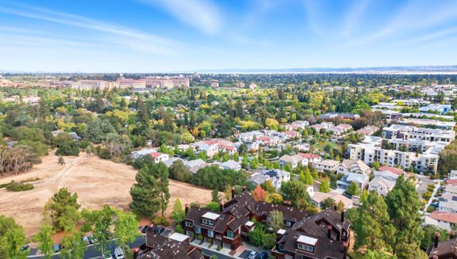 103 Peter Coutts Circle, Stanford CA: https://media.crmls.org/mediaz/00882d88-5df8-4c97-b946-d8095724633d.jpg
