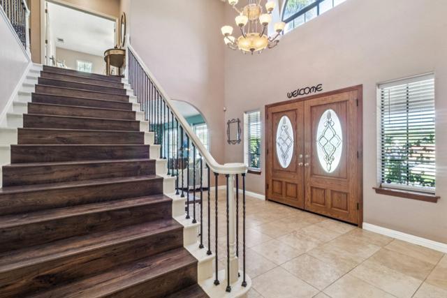 Detail Gallery Image 4 of 60 For 29950 Robbie Ln, Vista,  CA 92084 - 4 Beds | 3 Baths