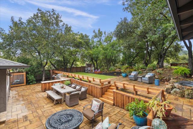 6641 Leyland Park Drive, San Jose CA: https://media.crmls.org/mediaz/00888497-accd-404f-abba-aed4ce4cac56.jpg