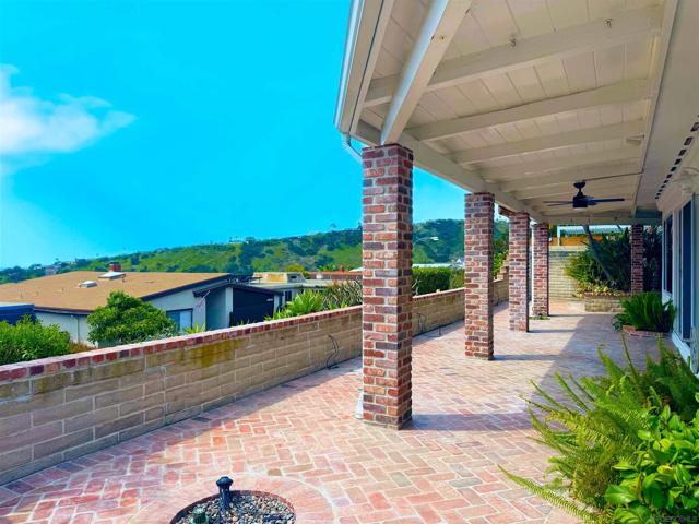 3063 Nute Way, San Diego CA: https://media.crmls.org/mediaz/00889056-1875-4972-9686-3603258f0951.jpg
