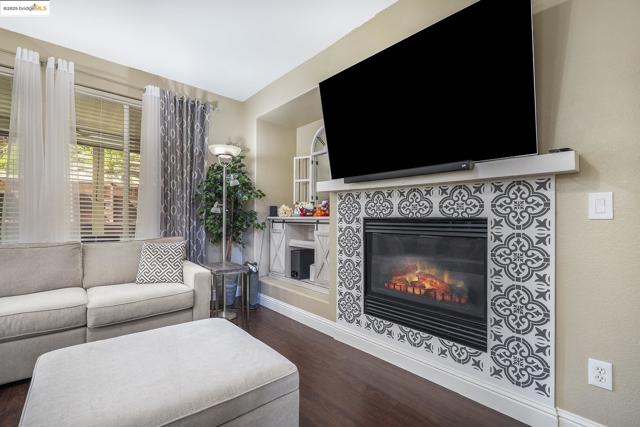 2532 Crystal Way, Antioch CA: https://media.crmls.org/mediaz/0088eb35-f718-4653-863b-09b91ce865c3.jpg