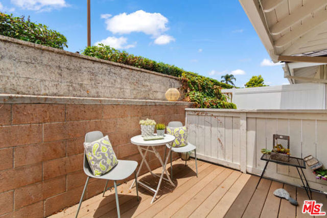 16951 Canyon Lane, Huntington Beach CA: https://media.crmls.org/mediaz/0089798c-3876-4382-ac0a-9cb43ea35b64.jpg