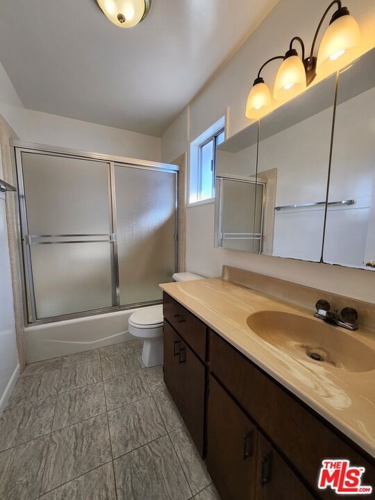 1703 Amherst Avenue, Los Angeles CA: https://media.crmls.org/mediaz/008adada-1e76-4e87-b132-da448cc92892.jpg