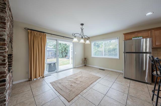 914 Junipero Way, Salinas CA: https://media.crmls.org/mediaz/008c422c-6ba1-4f3c-8332-191bb0e6b0e4.jpg