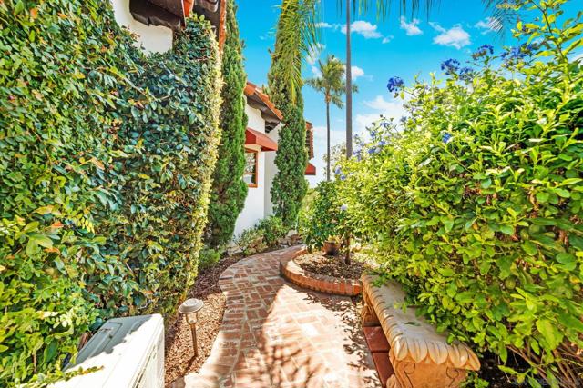 4435 Conde Pl, San Diego CA: https://media.crmls.org/mediaz/008c4e87-65c8-408c-b7d3-c10a7cf8b01e.jpg