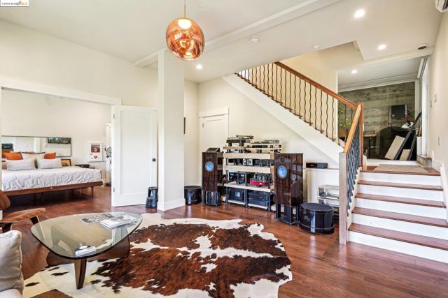 Image 4 of 46 For 90 Starview Dr