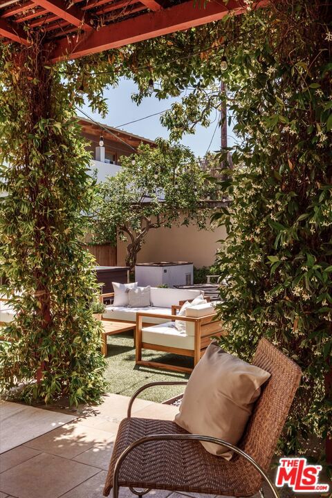 630 Brooks Avenue, Venice CA: https://media.crmls.org/mediaz/008c5d60-a88b-49ee-a0fc-1f3f7c424ecd.jpg