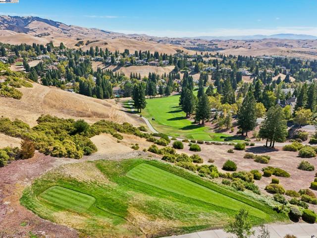 108 Kingswood Cir, Danville CA: https://media.crmls.org/mediaz/008c7c4f-be8b-4eb6-a689-e70a943f6e9d.jpg