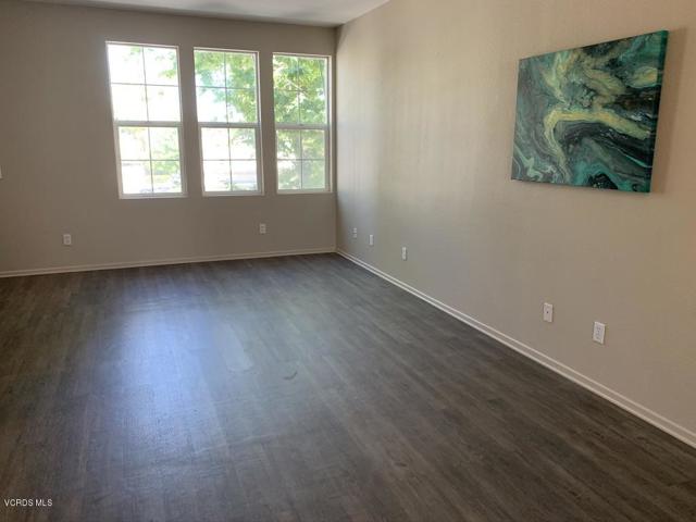 Detail Gallery Image 12 of 35 For 79 Palm Dr, Camarillo,  CA 93010 - 3 Beds | 3 Baths