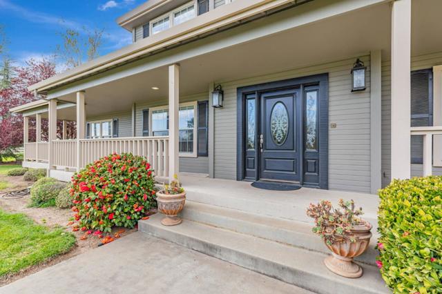 560 Tevis Trail, Hollister CA: https://media.crmls.org/mediaz/008d35cc-b7ed-4acc-b6c1-3c50966bb513.jpg