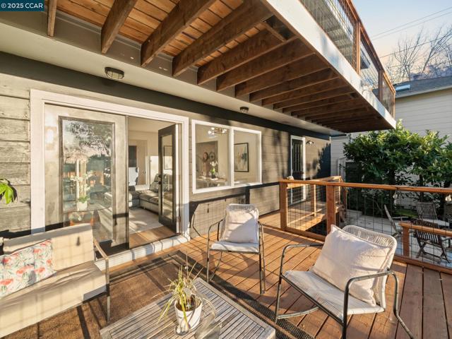 230 Fairlawn Dr, Berkeley CA: https://media.crmls.org/mediaz/008d46bb-0282-42b9-aa07-0bcacff90d94.jpg