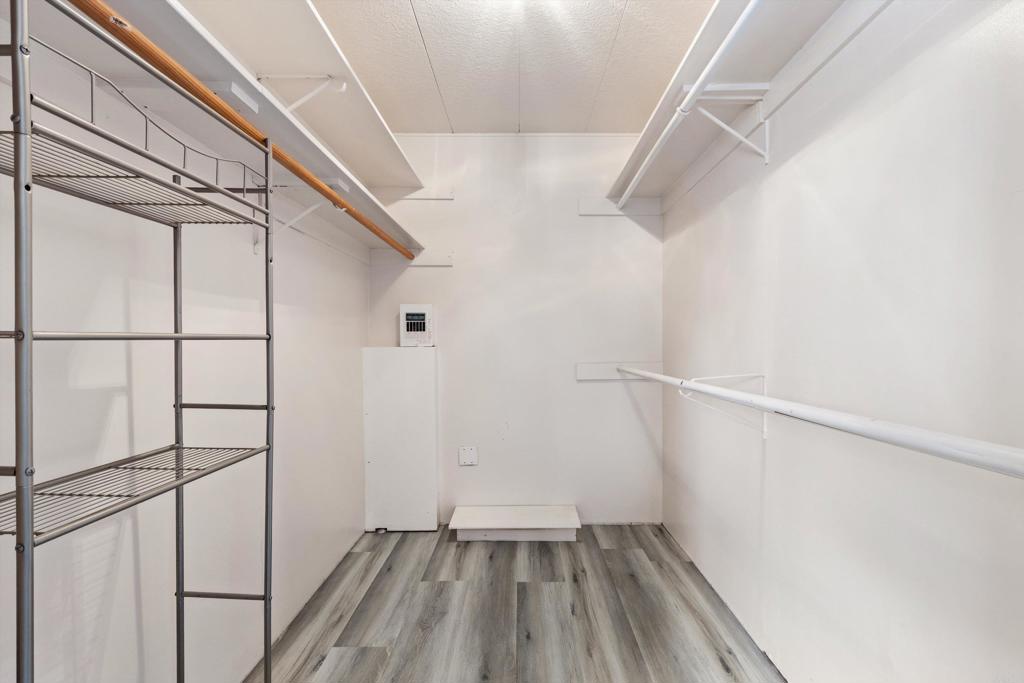 2280 Valley Pkwy - photo 14