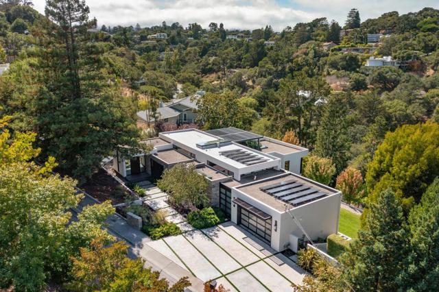 5 Drayton Road, Hillsborough CA: https://media.crmls.org/mediaz/008e1054-9f18-482b-bd79-36b382c21460.jpg