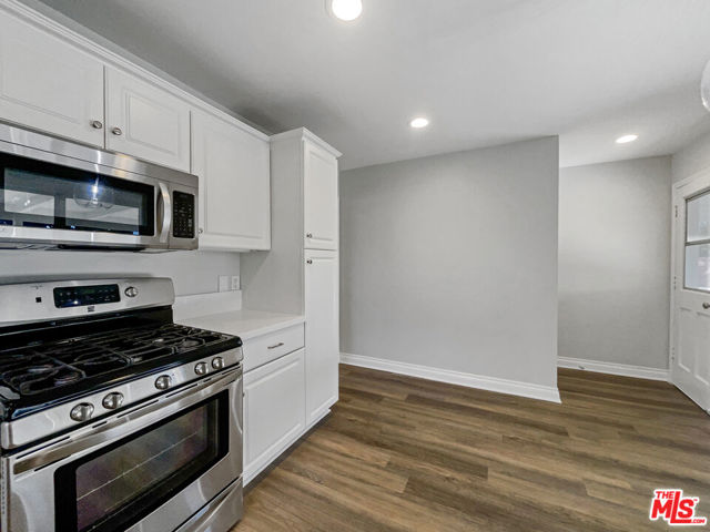 226 Calle La Sombra, Camarillo CA: https://media.crmls.org/mediaz/008ed4a7-a771-4f30-87ab-f71d3bee5ebe.jpg