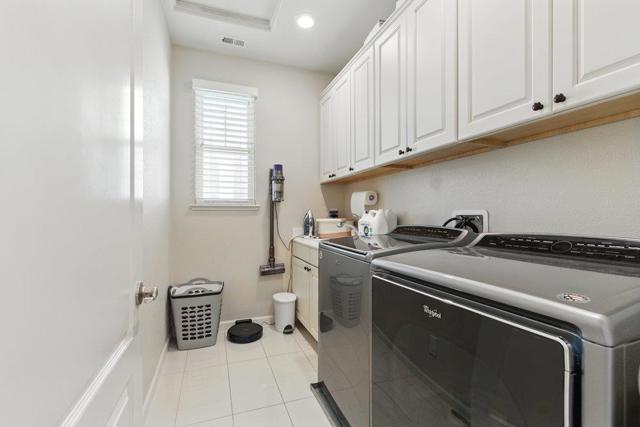 33831 Farmhouse Street, Fremont CA: https://media.crmls.org/mediaz/008effa2-7bf9-4630-9e6c-289b972e77fc.jpg
