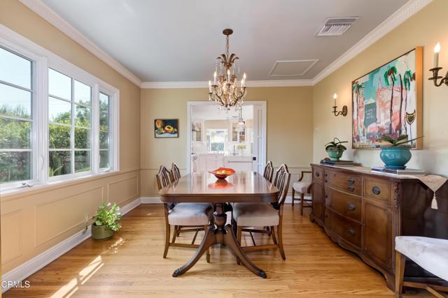 807 N Doheney Drive, Beverly Hills CA: https://media.crmls.org/mediaz/008f44ca-de63-4e1e-a7d3-586858640061.jpg
