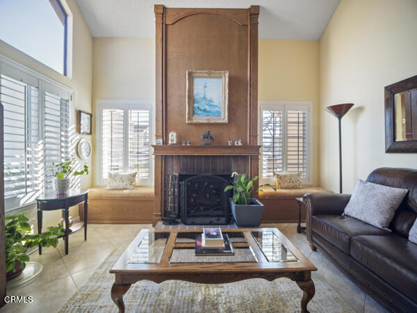 Detail Gallery Image 4 of 25 For 102 San Nicolas Cir, Port Hueneme,  CA 93041 - 3 Beds | 2/1 Baths