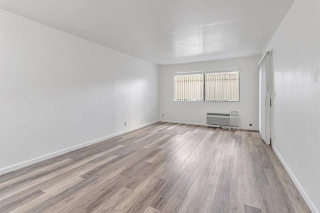 980 Kiely Boulevard, Santa Clara CA: https://media.crmls.org/mediaz/0090422d-13d7-4263-8e6c-38be0865086b.jpg
