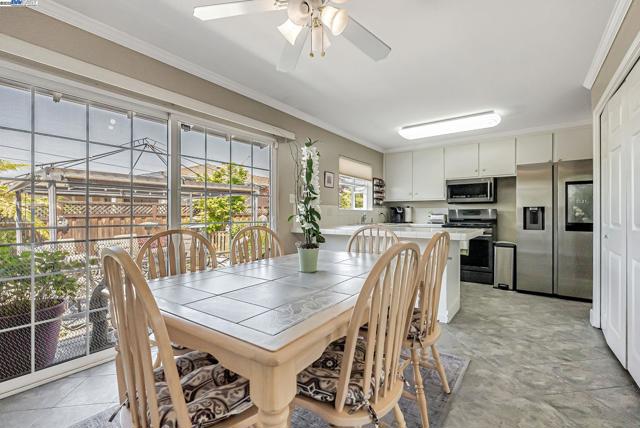 2683 Cryer St, Hayward CA: https://media.crmls.org/mediaz/0091d4f6-5ee7-4d59-ba8e-40ed56e10831.jpg