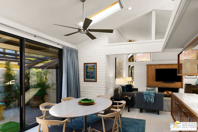555 W Arenas Road #6, Palm Springs, CA 92262