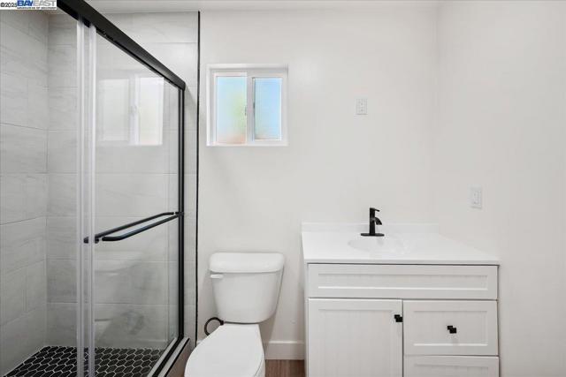 917 Channing Way, Berkeley CA: https://media.crmls.org/mediaz/009364e5-3b09-4f8d-84ac-325f026a71e8.jpg
