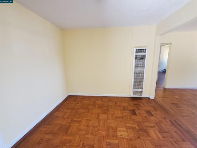 766 38Th St, Richmond CA: https://media.crmls.org/mediaz/0093b764-cae5-4049-ad17-e26dafa231f7.jpg