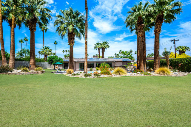 74619 Fairway Drive, Palm Desert CA: https://media.crmls.org/mediaz/0093cc4c-632a-4a37-888b-4b9edf8348bb.jpg