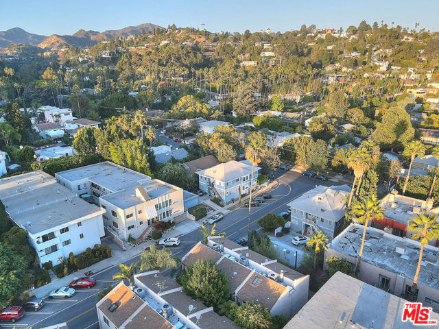 5920 Chula Vista Way, Los Angeles CA: https://media.crmls.org/mediaz/0093cf5b-5cdc-4ca6-b88b-69b9c1c0bf4e.jpg