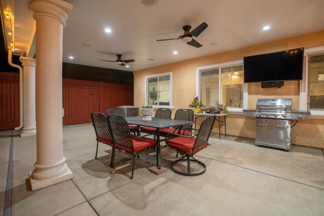 2385 N Mountainside Drive, Los Banos CA: https://media.crmls.org/mediaz/00944ab6-1c75-4e14-b9cb-b9d1004c136a.jpg