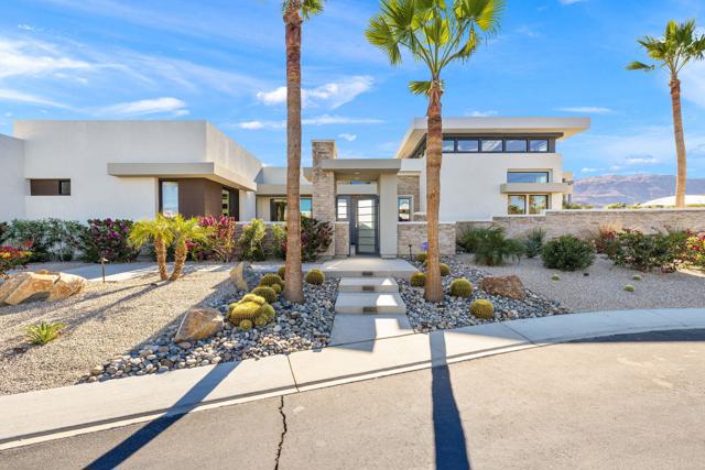 23 Emerald Court, Rancho Mirage CA: https://media.crmls.org/mediaz/0097493d-1f94-4a55-a45f-da2f8c46974b.jpg