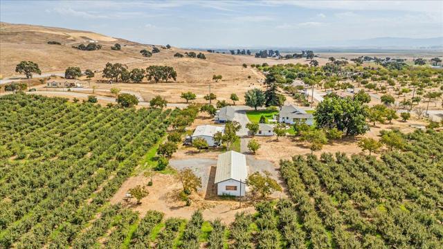 4125 Prunedale Avenue, Gilroy CA: https://media.crmls.org/mediaz/0097744a-7b50-4a99-b404-e1bd3936866f.jpg